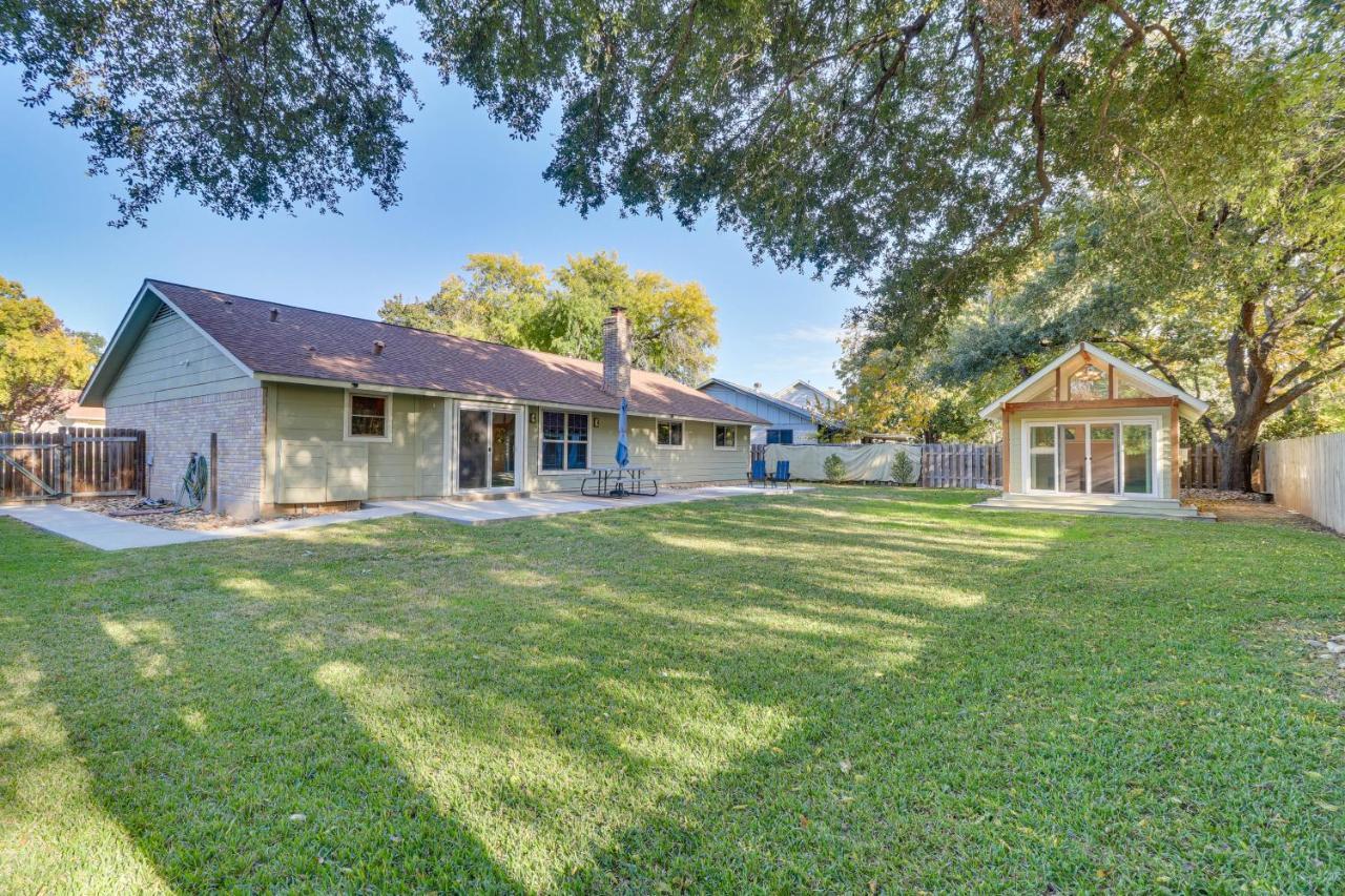 Texas Retreat With Patio, Fireplace And Fenced-In Yard Austin Zewnętrze zdjęcie