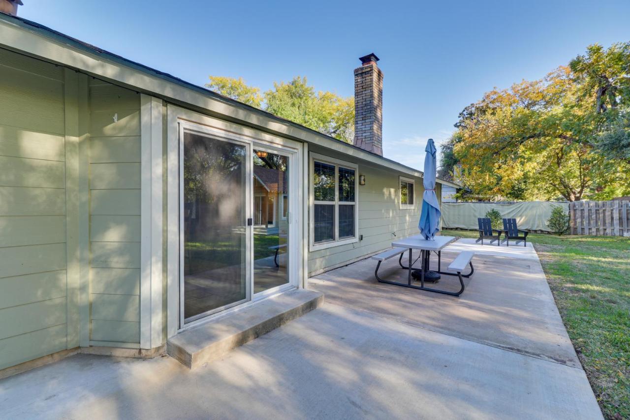 Texas Retreat With Patio, Fireplace And Fenced-In Yard Austin Zewnętrze zdjęcie